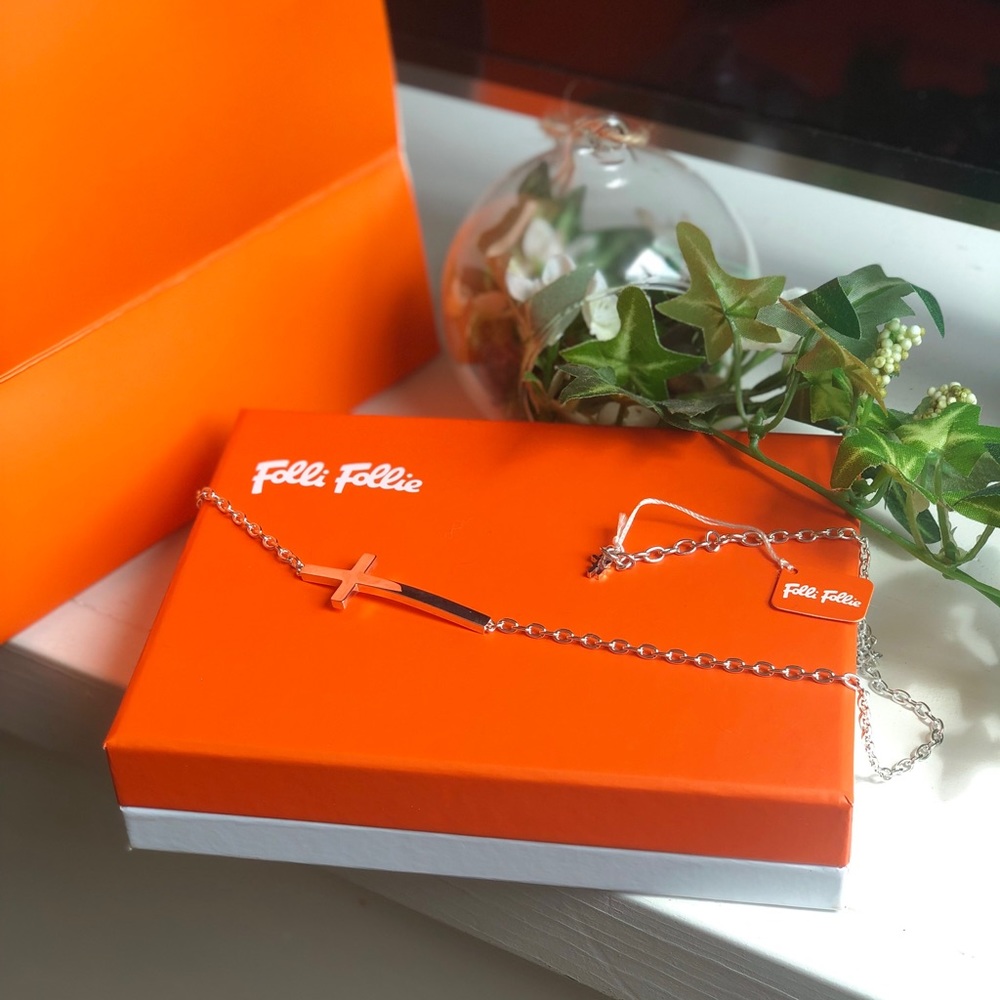*Reserved* NWT Folli Follie Carma Cross Necklace